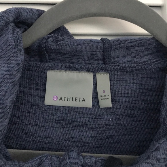 Two sweatshirts - Picture 2 of 6